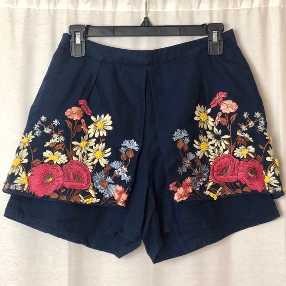Anthropologie Pants - Elevenses Floral Short-Seen in Pitch Perfect